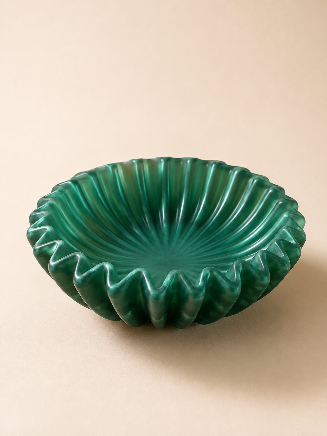 Bowl Flor MARA de resina verde, escultórico en forma de flor
